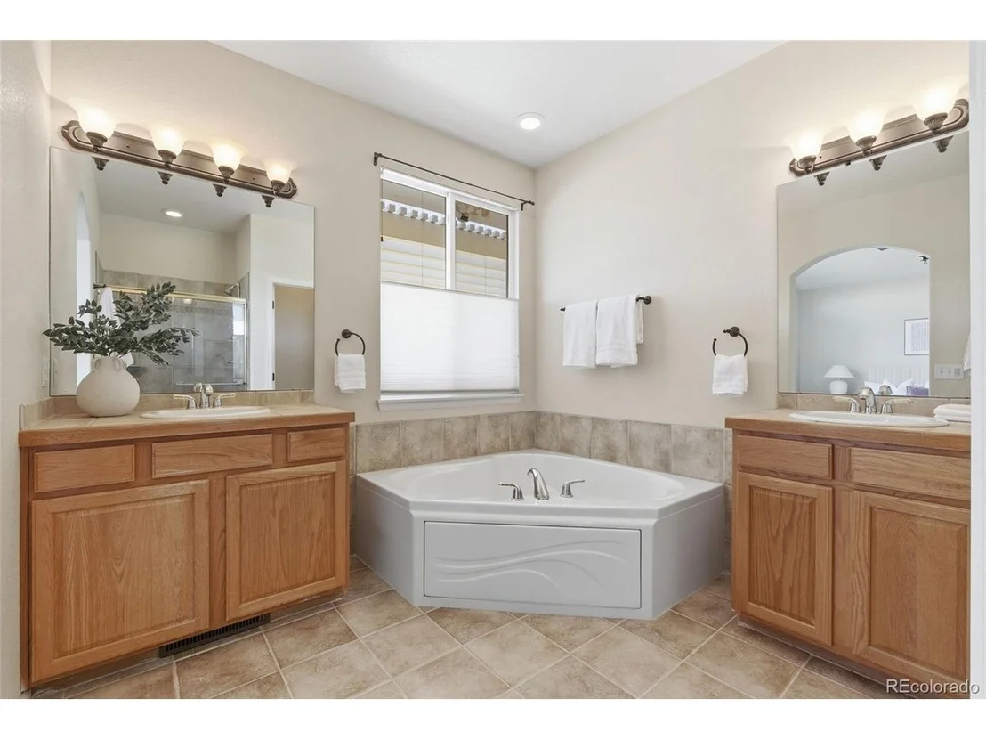 Photo of 879 Glenarbor Cir
