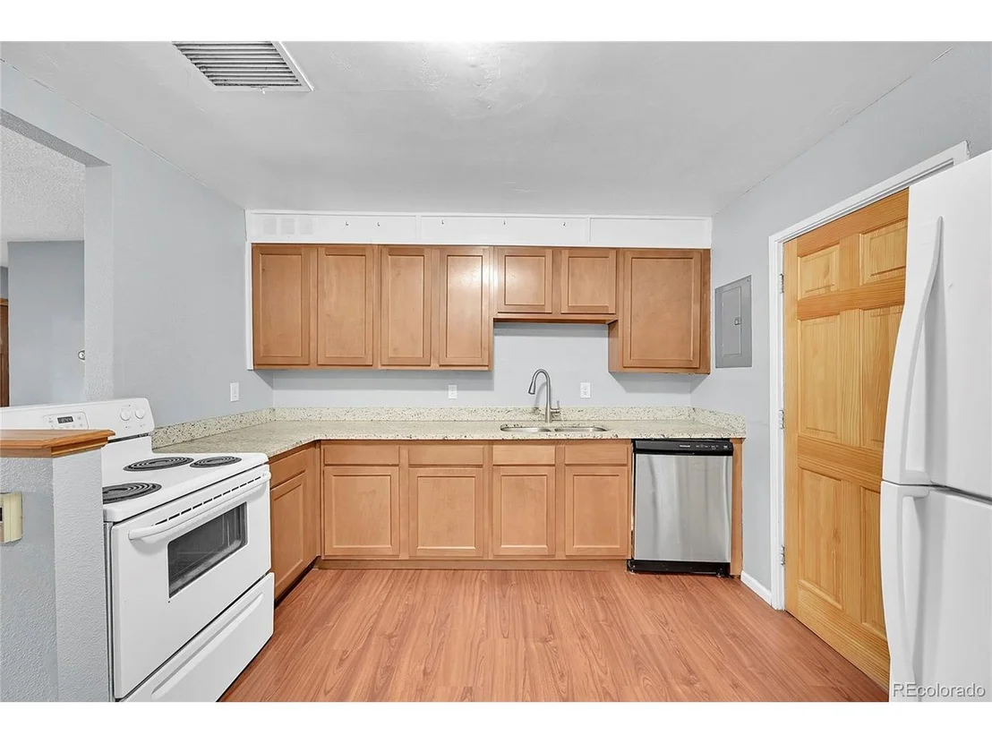 Photo of 1331 Oak Pl