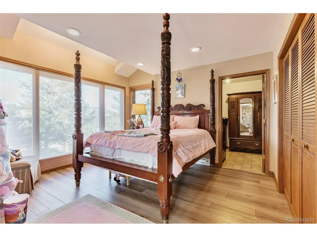 Photo of 27381 Overlook Dr