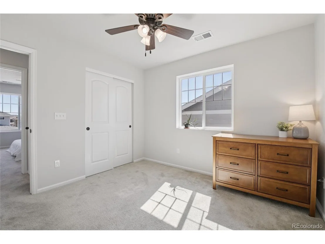 Photo of 677 Iris St