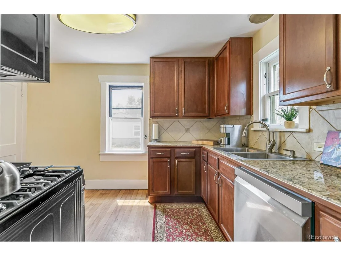 Photo of 2497 Depew St