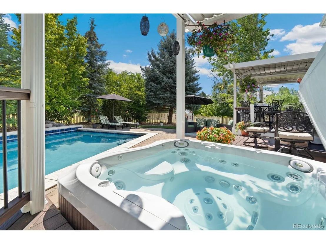 Photo of 6114 Devinney Ct