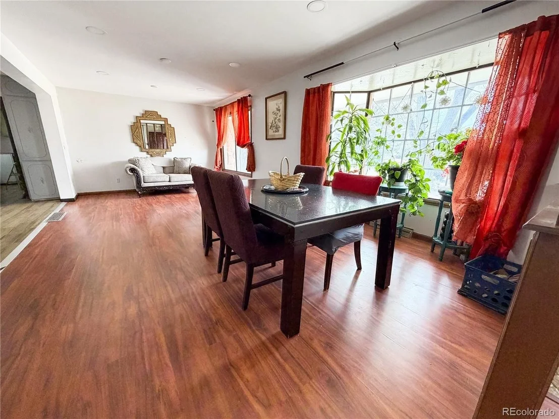 Photo of 662 Ash Ave