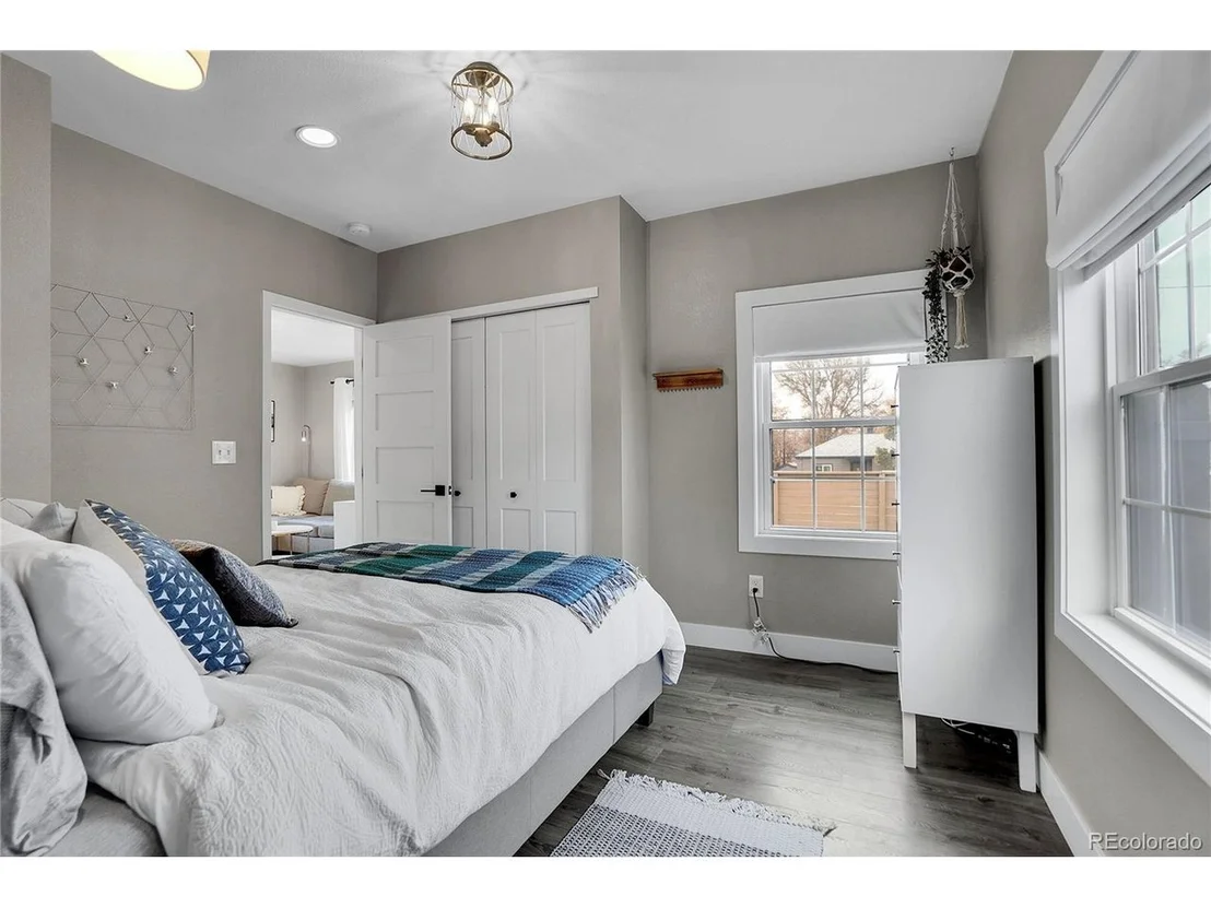 Photo of 2936 Sheridan Blvd