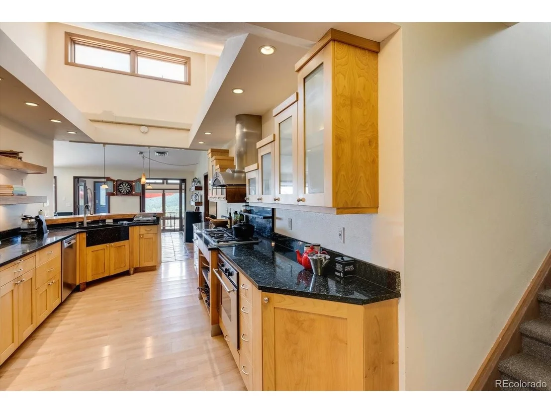Photo of 326 Peakview Rd