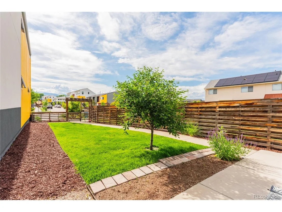Photo of 6892 Juniper Ct