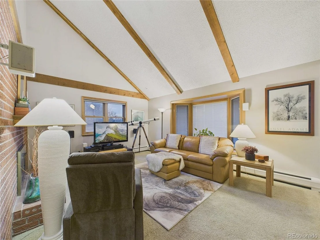 Photo of 9738 Sierra Dr