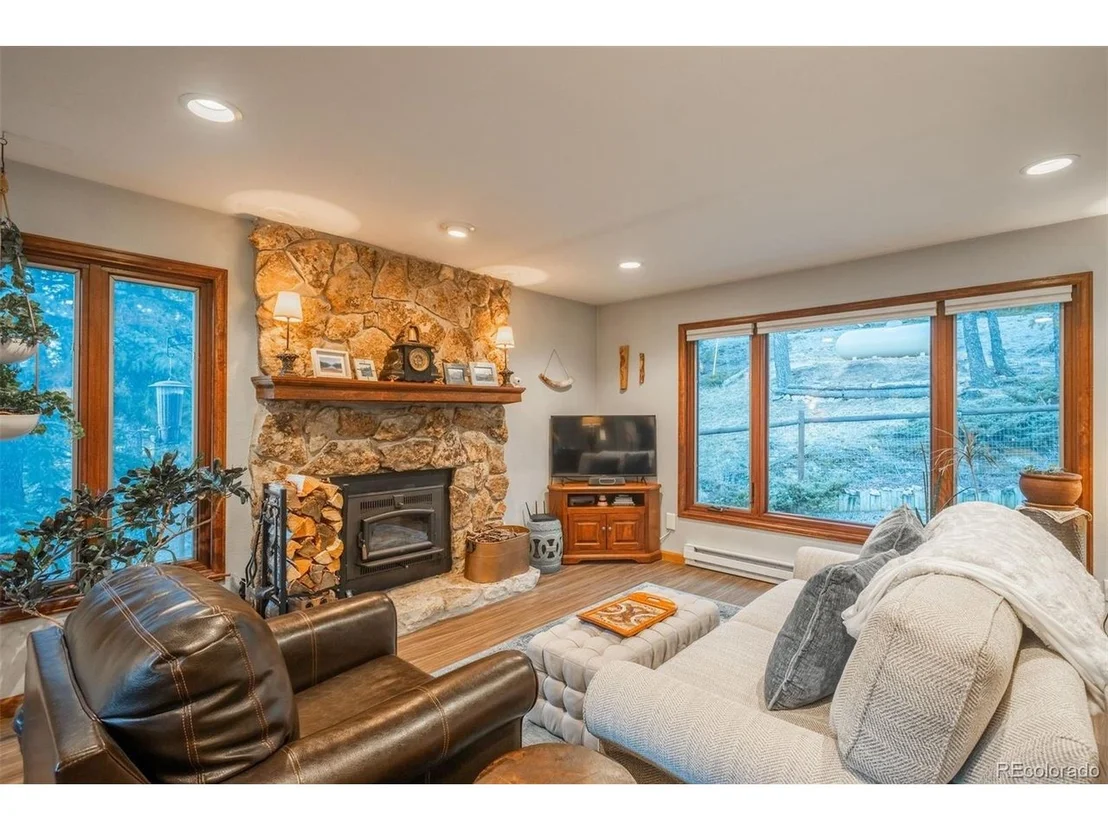 Photo of 212 Juniper Ln