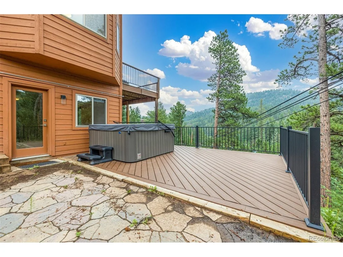 Photo of 6955 Sprucedale Park Way