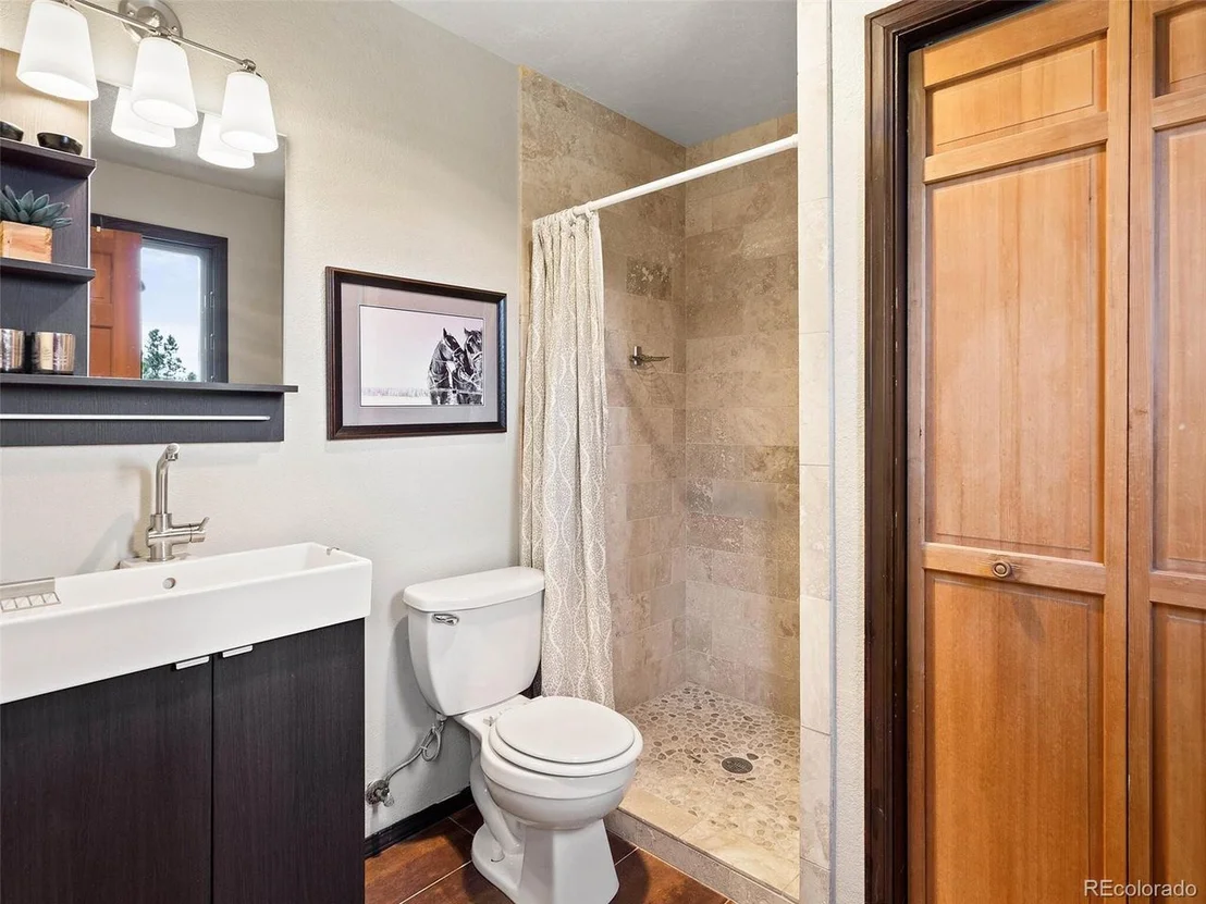 Photo of 400 Golden Dr