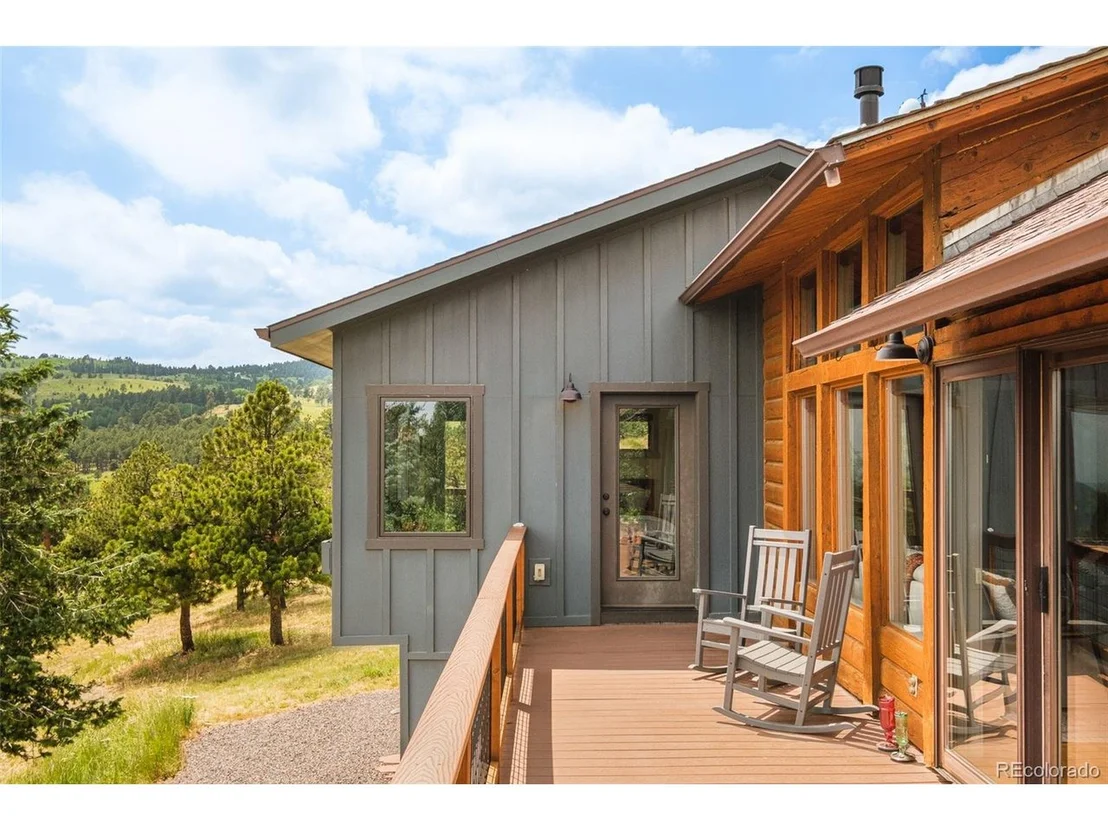 Photo of 1414 Mountain Pines Rd