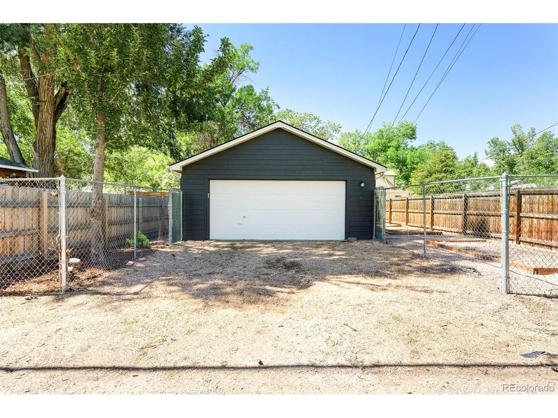 Photo of 818 Baker St