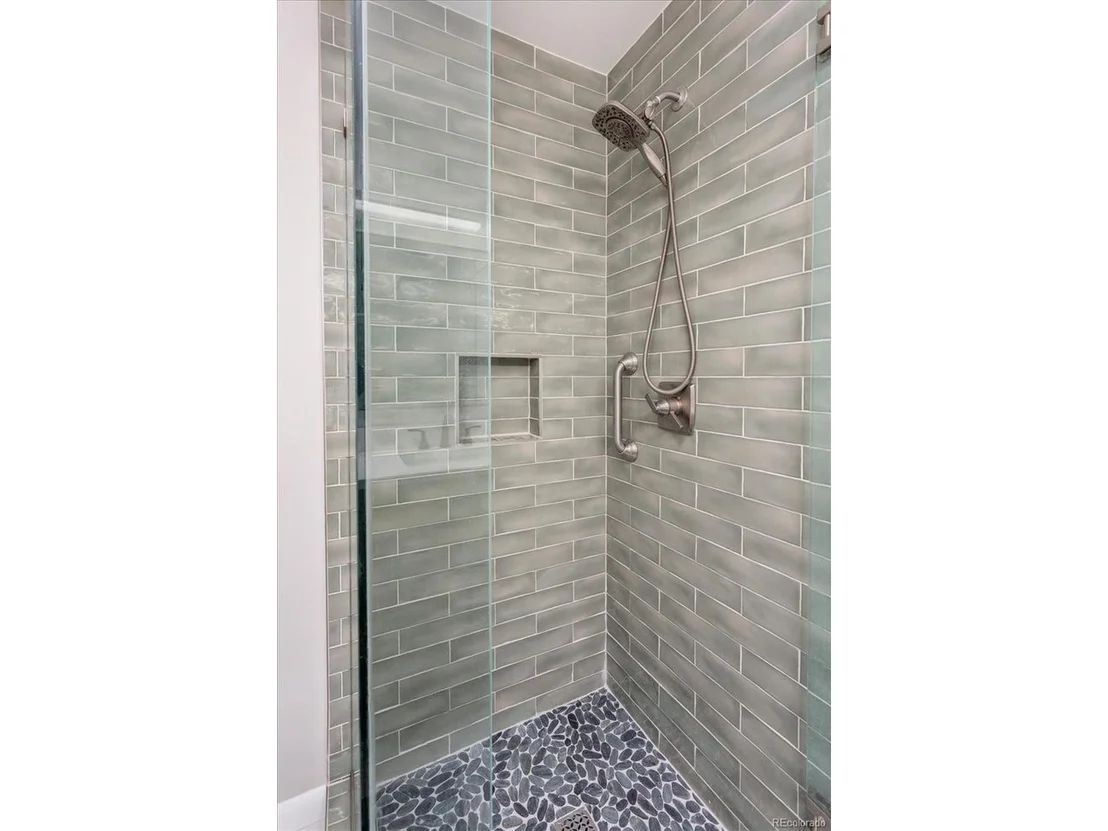 Photo of 211 Grant St