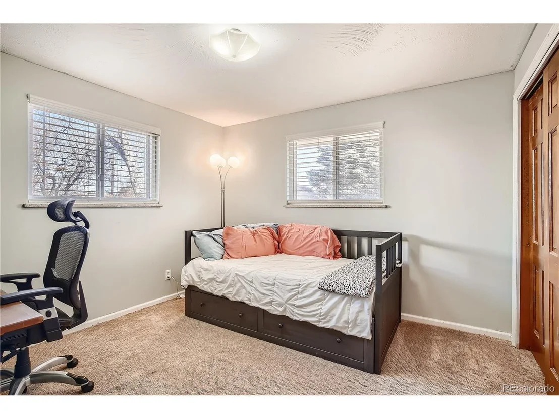Photo of 6988 Carr Ct