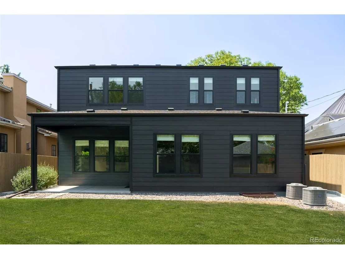Photo of 330 Elm St