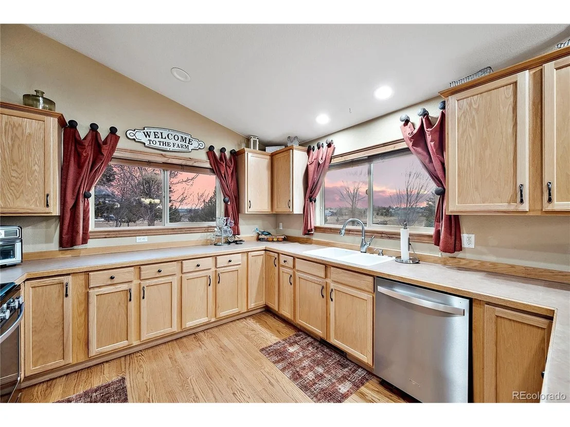 Photo of 855 Gregory Cir
