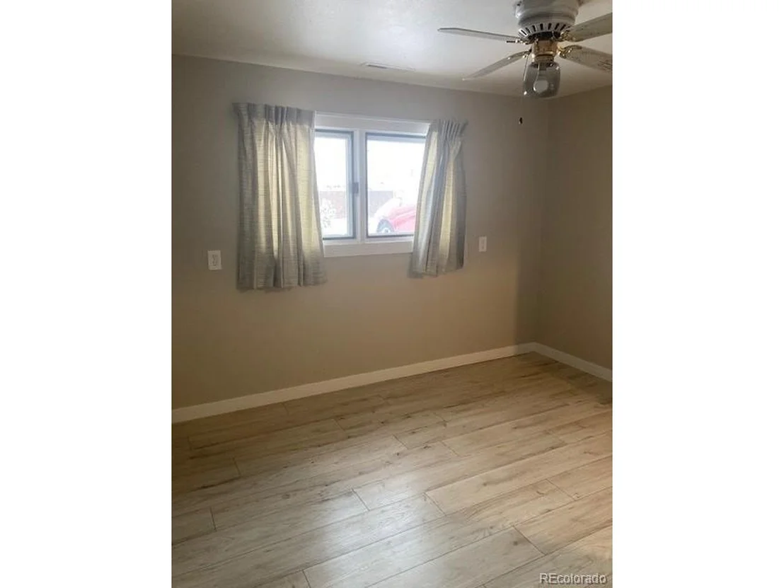 Photo of 102 3rd St