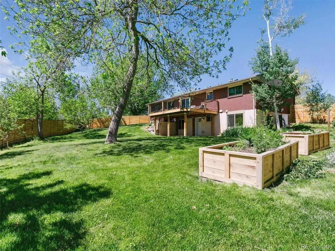 Photo of 207 Iowa Dr