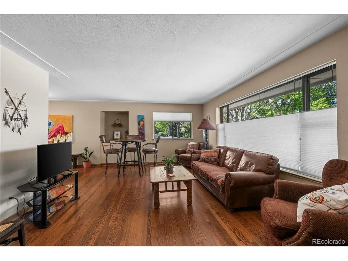 Photo of 40 Skyline Dr