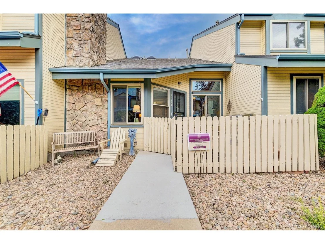 Photo of Unit E at 8774 Allison Dr
