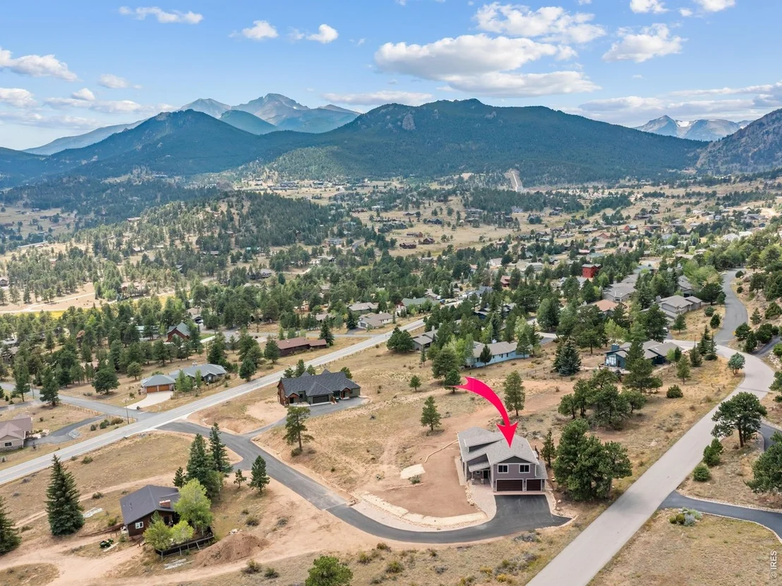 Photo of 659 Peak View Dr