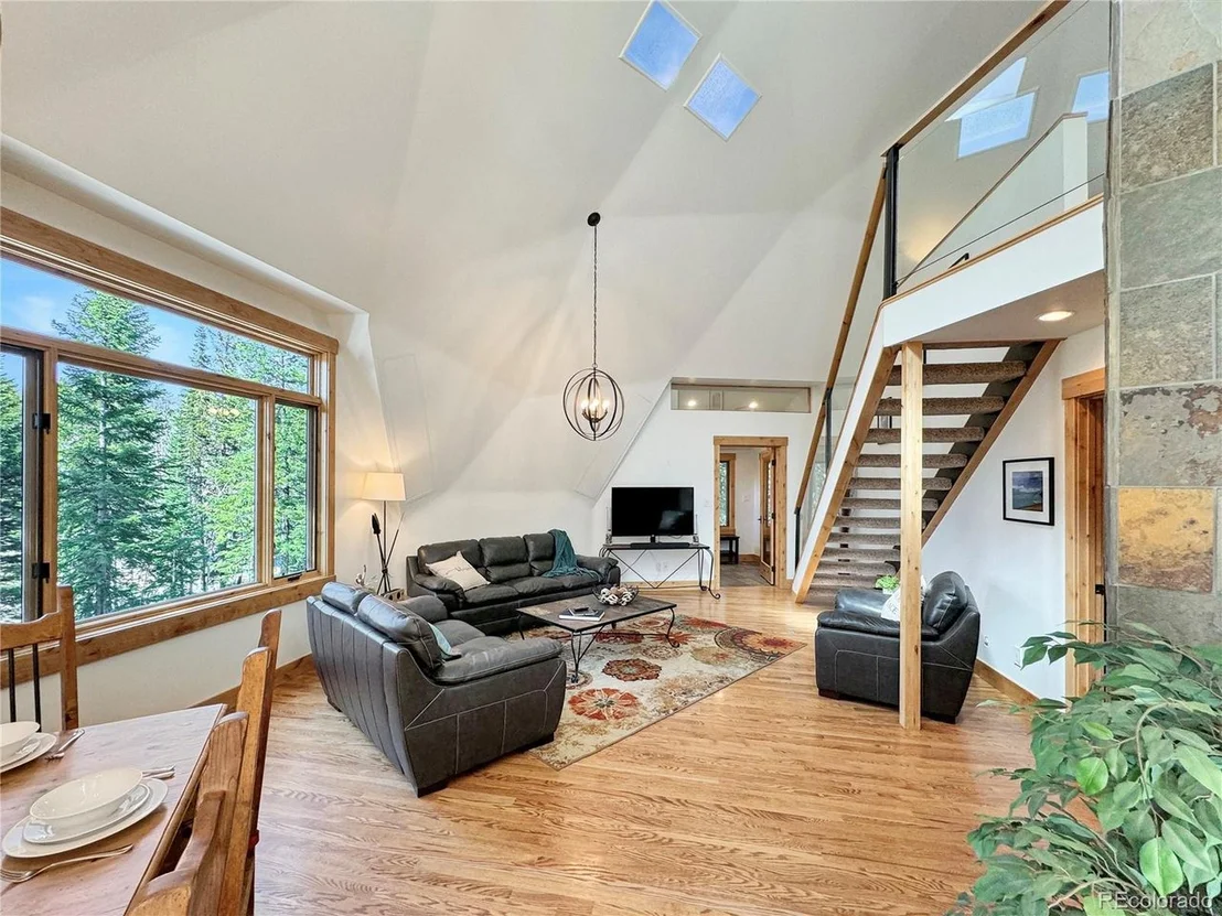 Photo of 230 Balsh Blvd