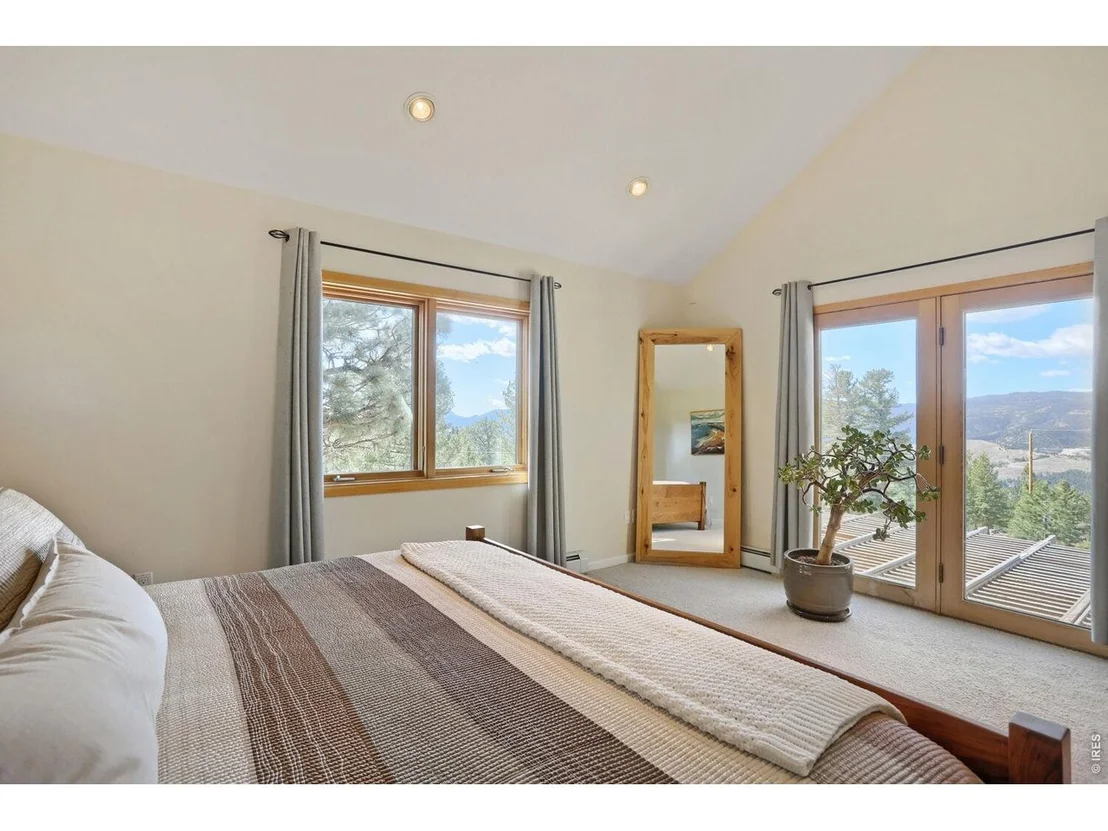 Photo of 6010 Flagstaff Rd