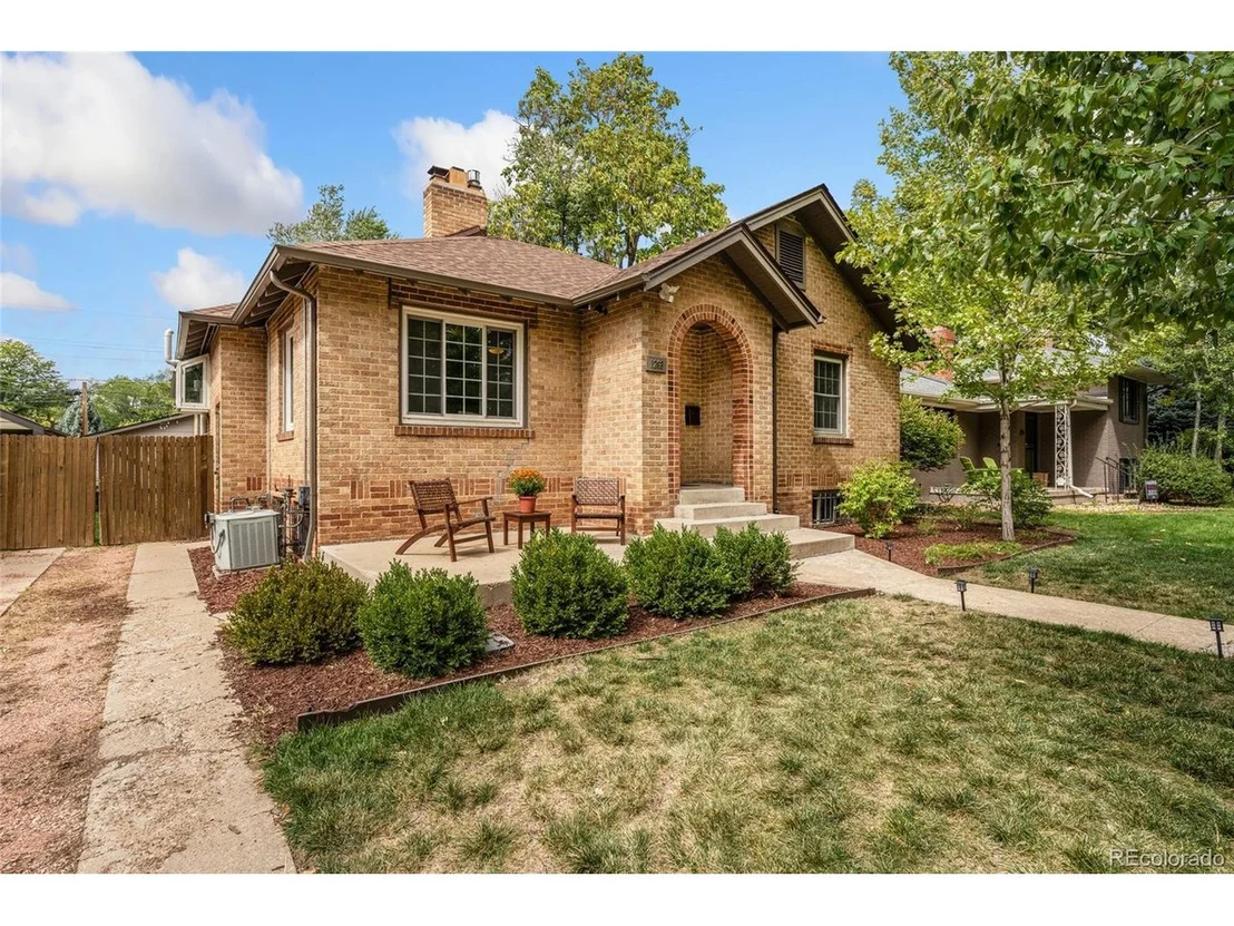 Photo of 1263 Elm St
