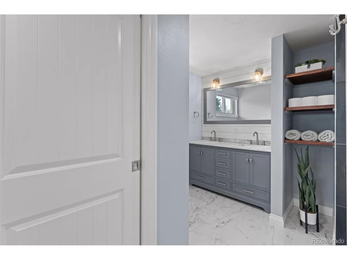 Photo of 6518 W 70th Pl