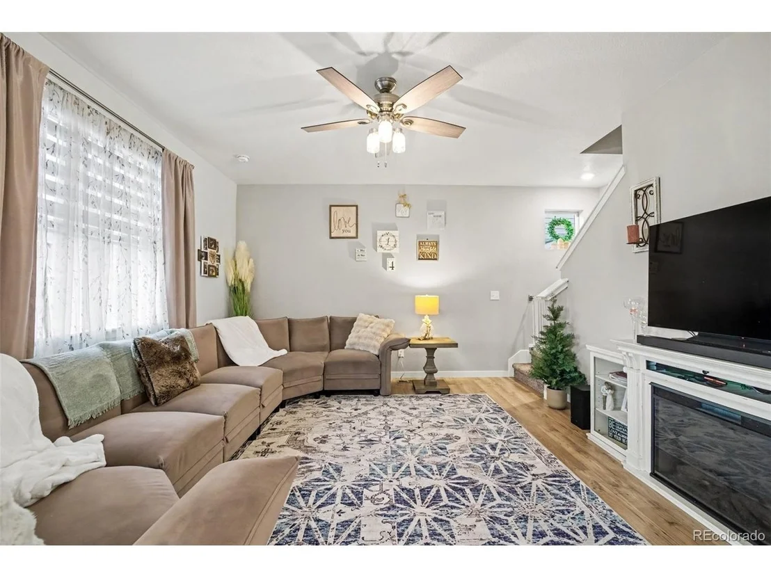 Photo of 1244 Lily Mountain Rd