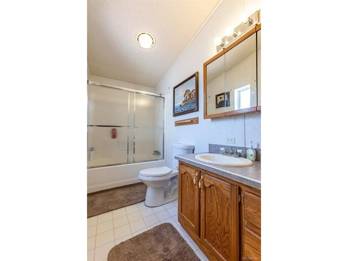 Photo of 246 Loop Dr