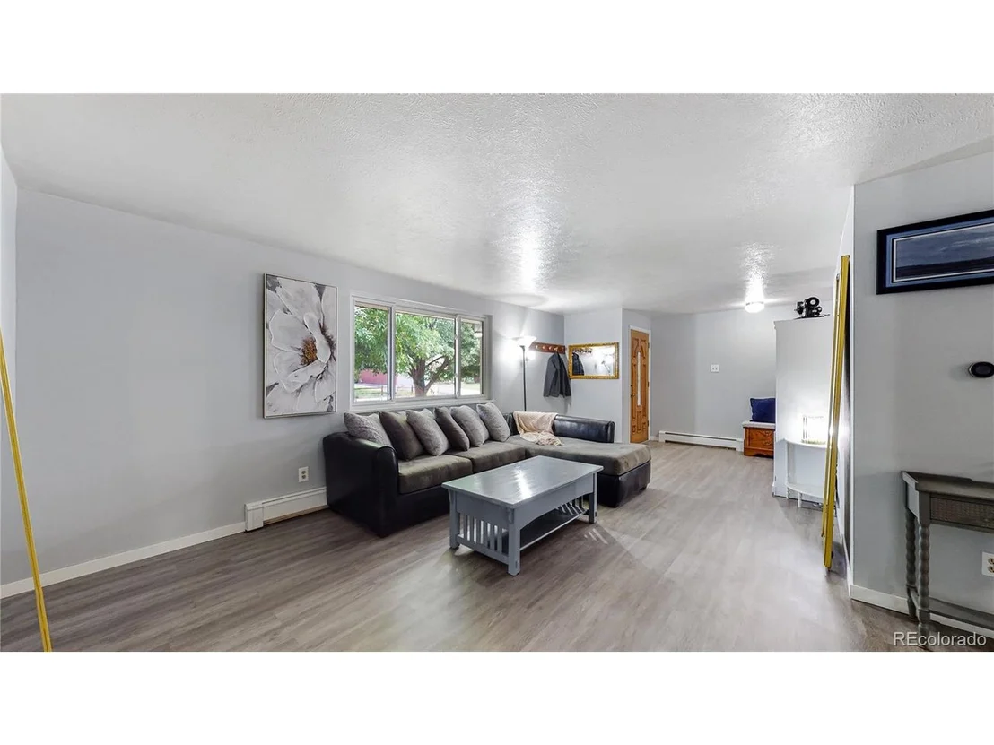 Photo of 4469 Dover St