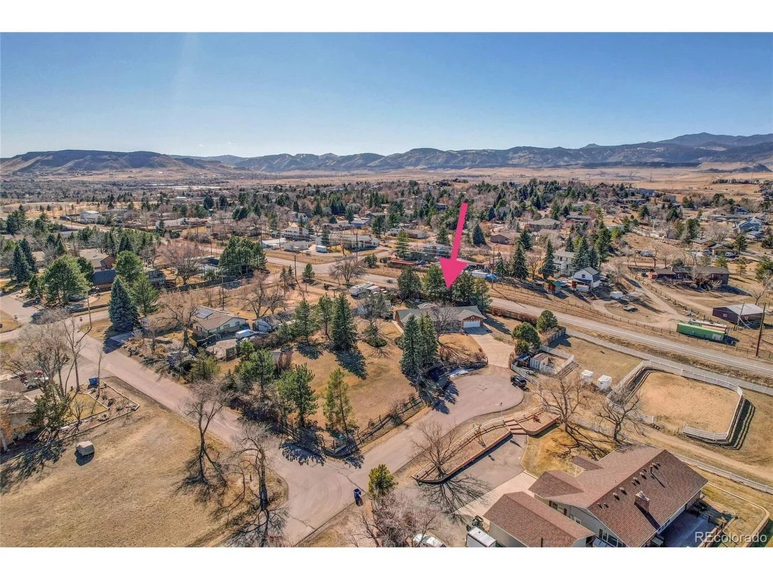 Photo of 7420 Quaker St