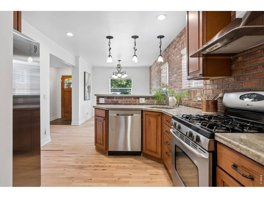 Photo of 1141 Elm St