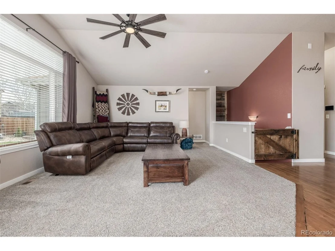 Photo of 215 Dee Rd