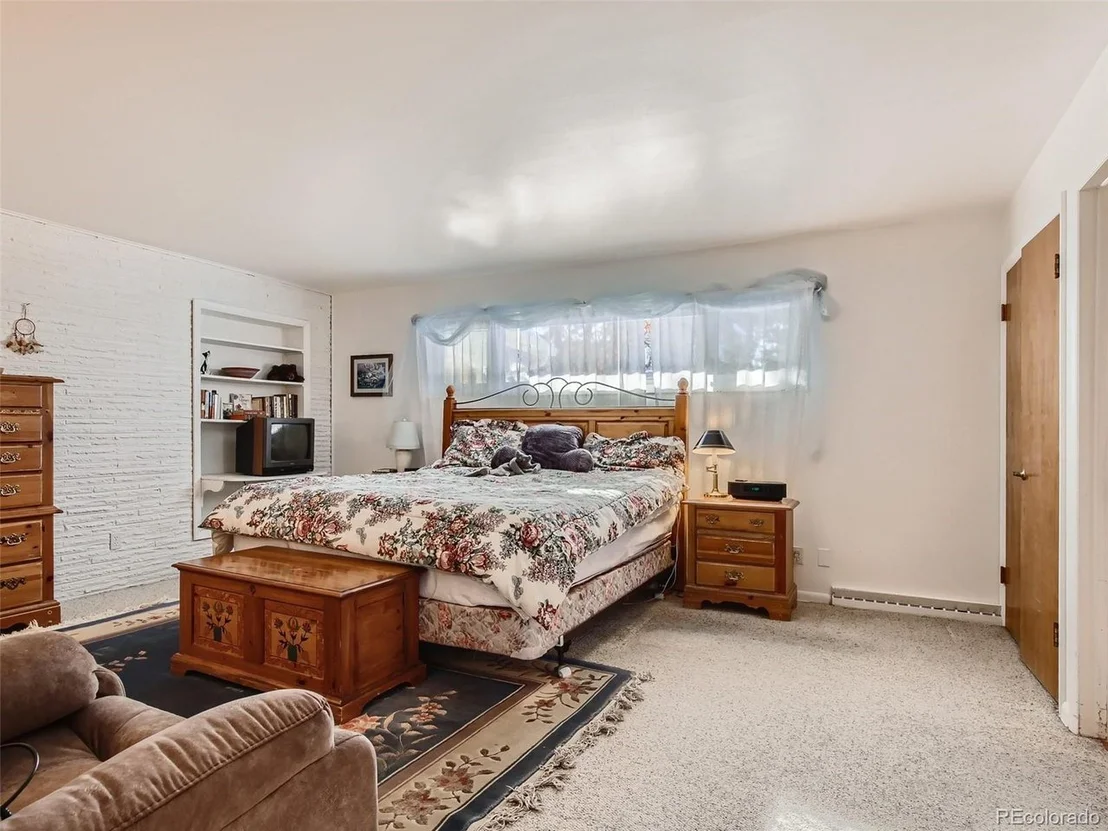 Photo of 201 Locust Ln
