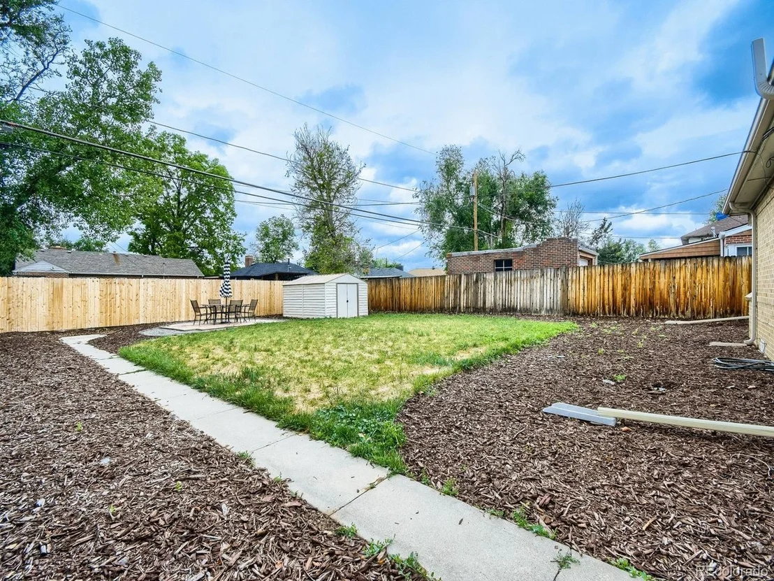 Photo of 2431 Oneida St