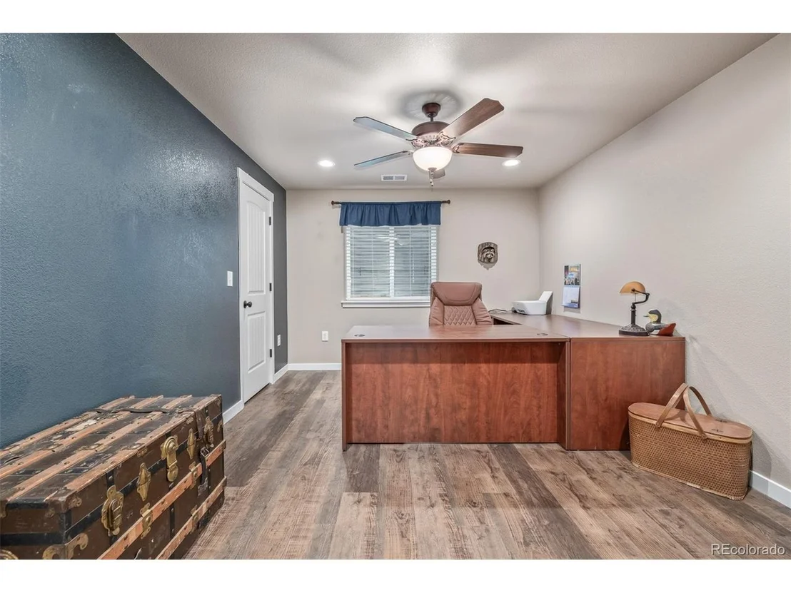 Photo of 215 Dee Rd
