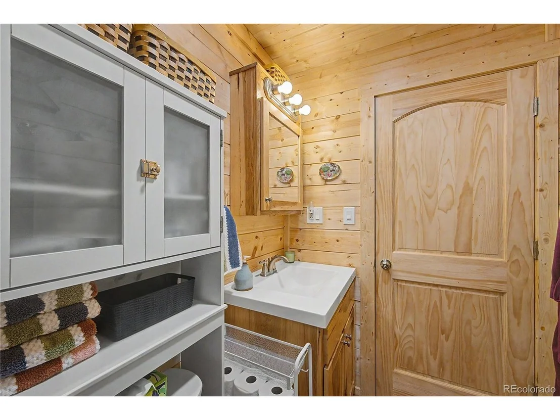 Photo of 612 15th Trl