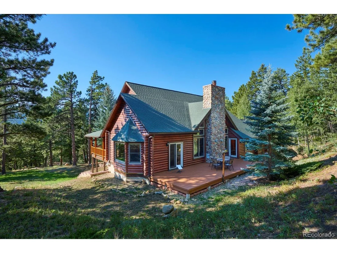 Photo of 323 Spruce Way
