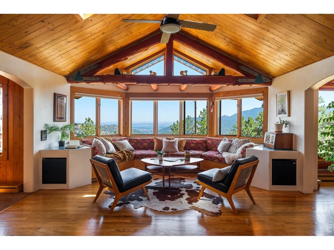 Photo of 470 Weaver Dr