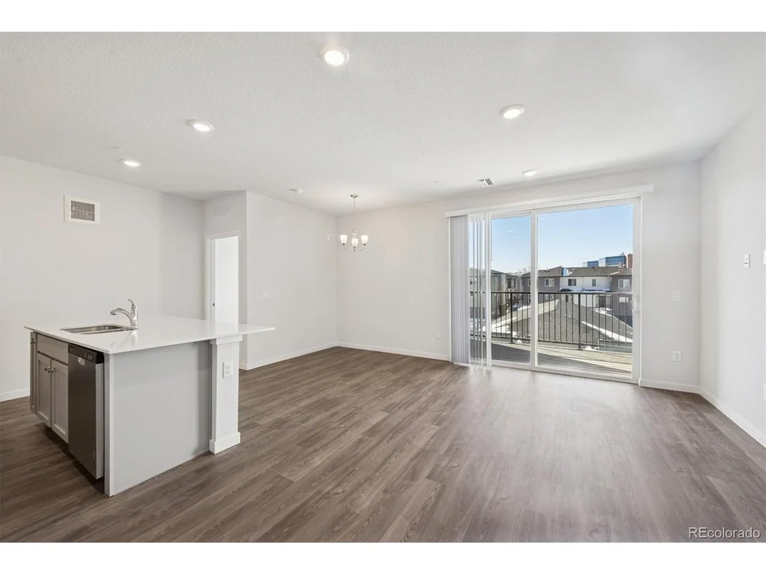 Photo of Unit 309 at 485 Interlocken Blvd