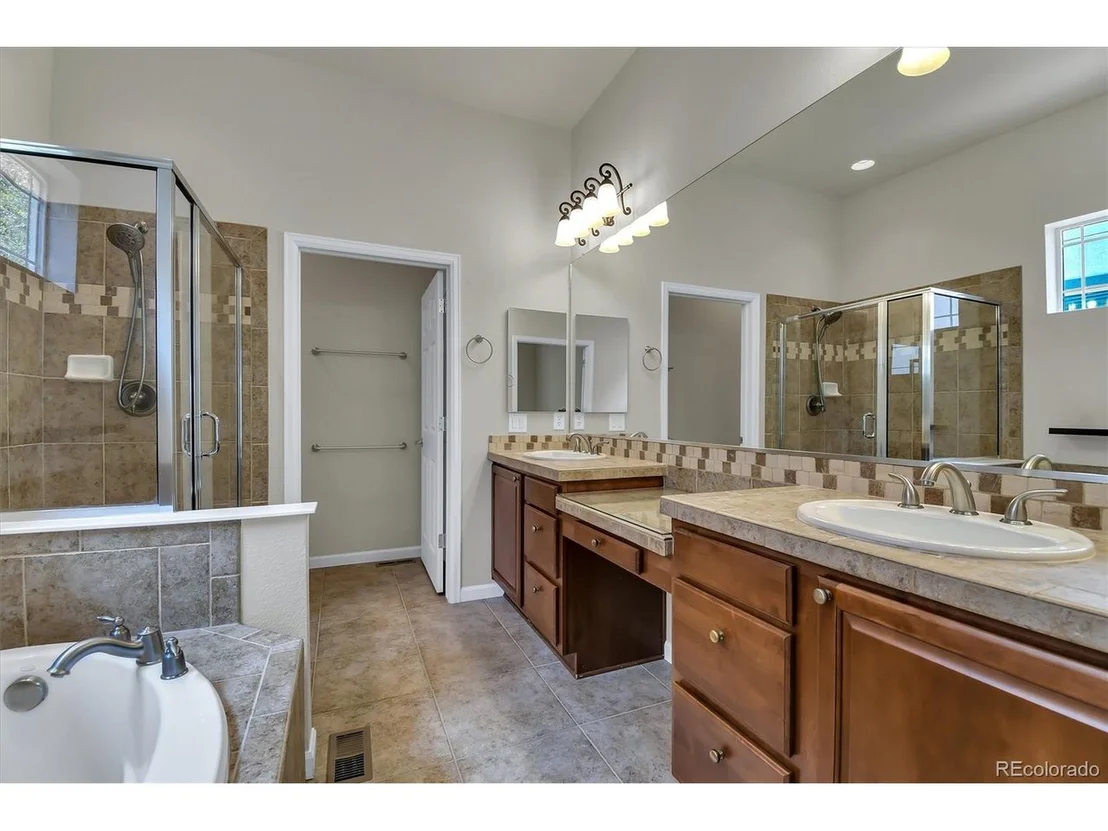 Photo of 4000 Centennial Dr
