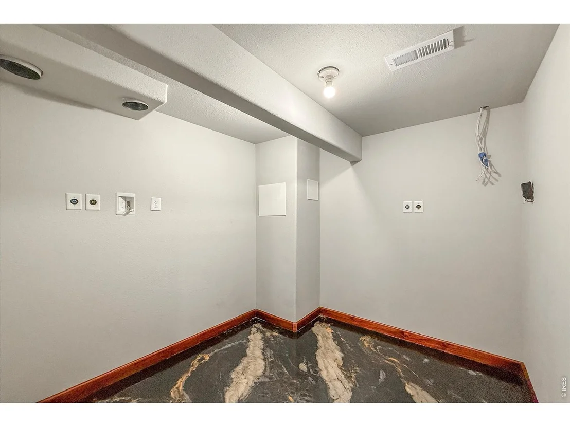 Photo of 2010 Emerald Dr