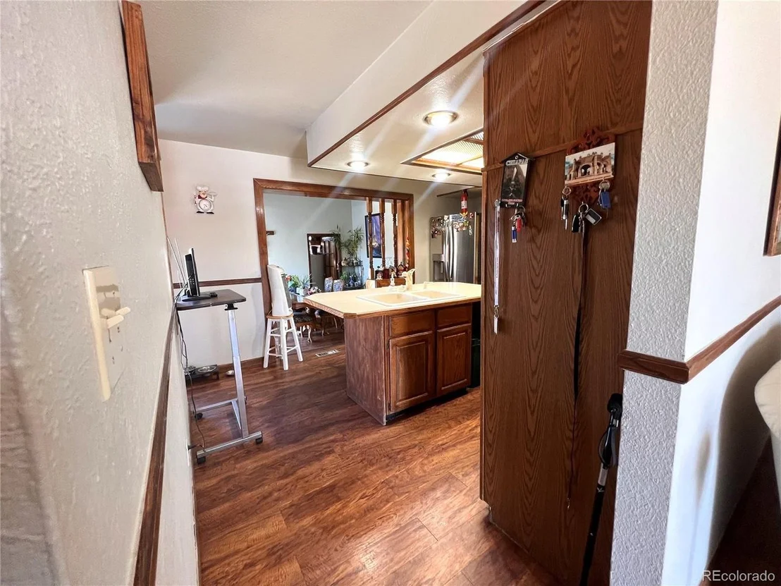 Photo of 5163 Carson St