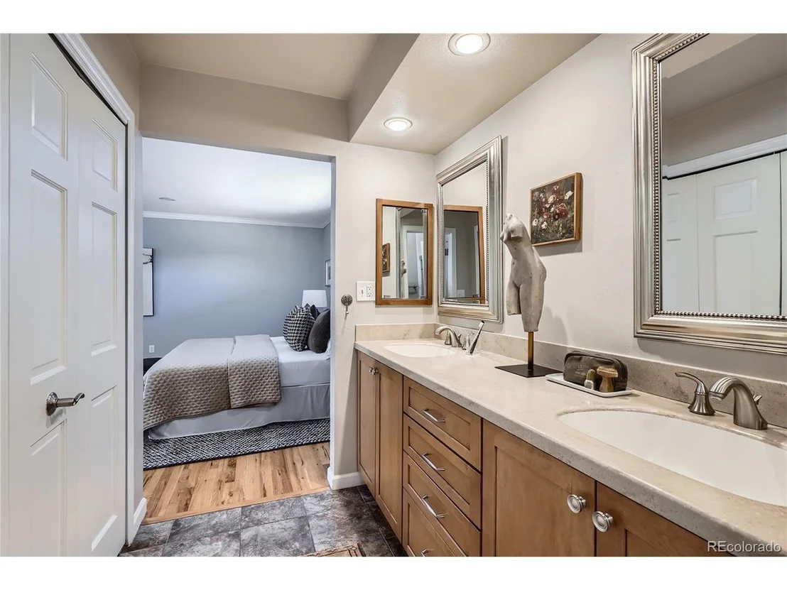 Photo of 6685 Chalet Cir