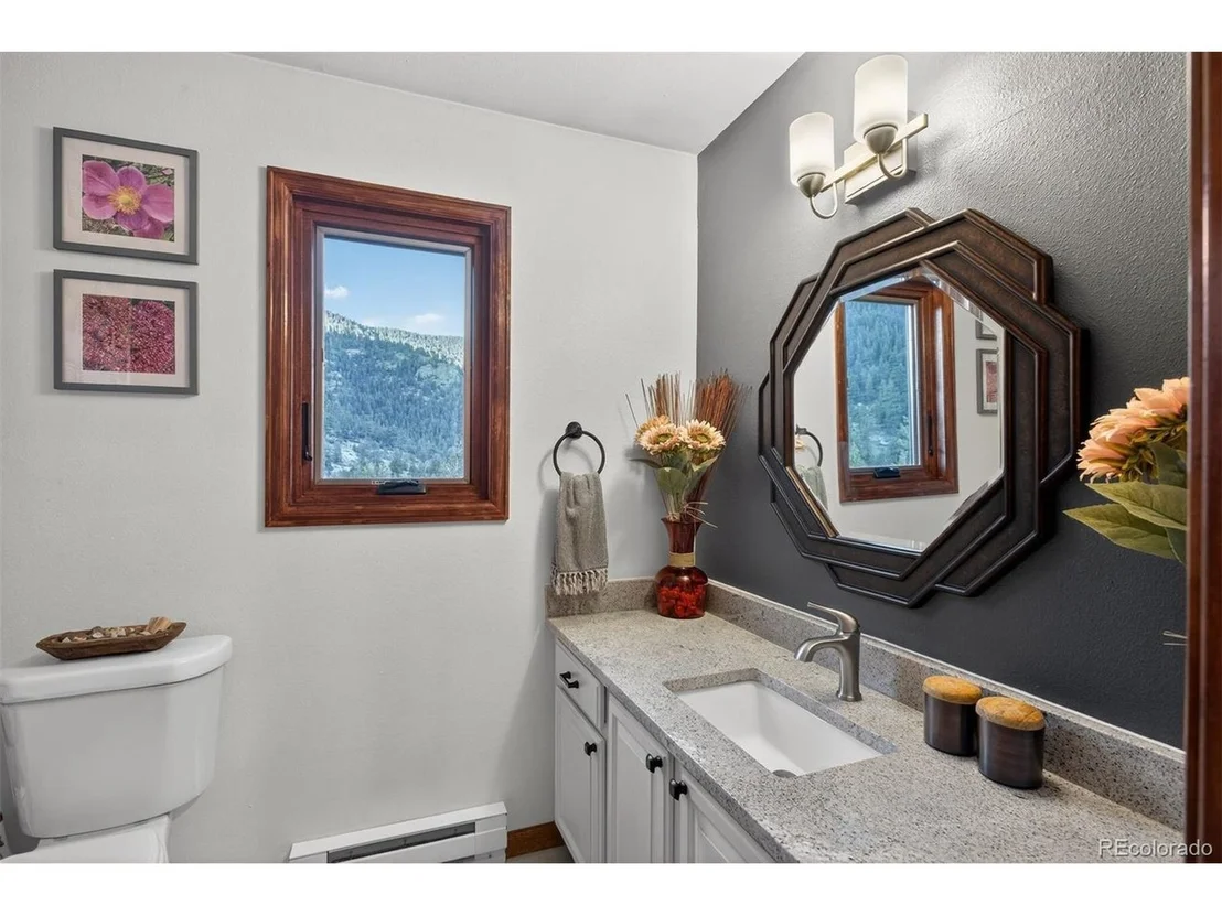 Photo of 212 Juniper Ln