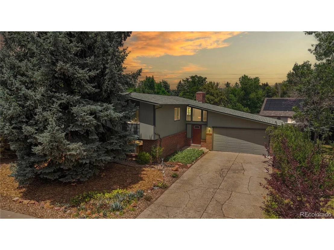 Photo of 1289 Doric Dr