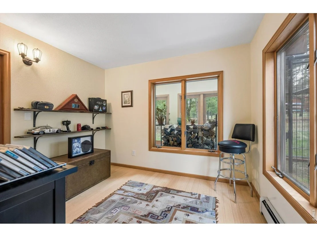 Photo of 733 Lakeshore Dr