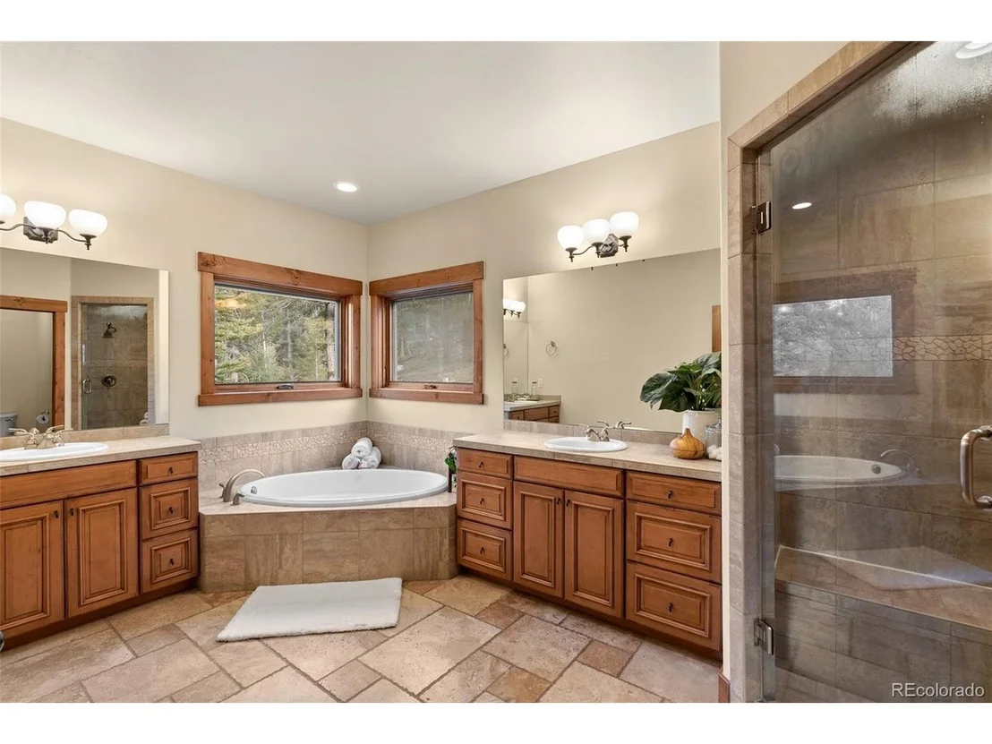 Photo of 11272 Belle Meade Dr